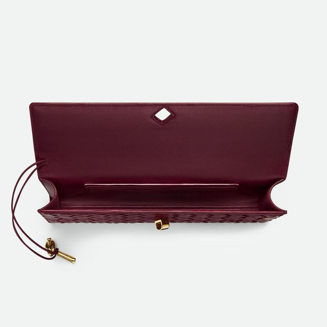 Sandelia Handbag