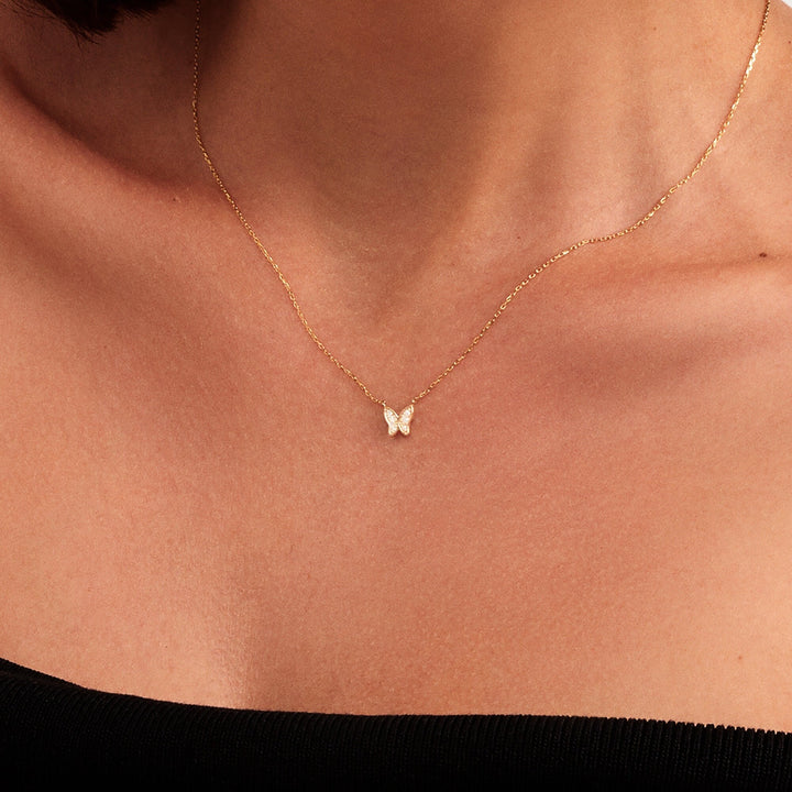 Flutta Necklace